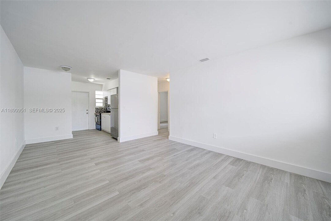 6735 NW 2nd Ct in Miami, FL - Building Photo