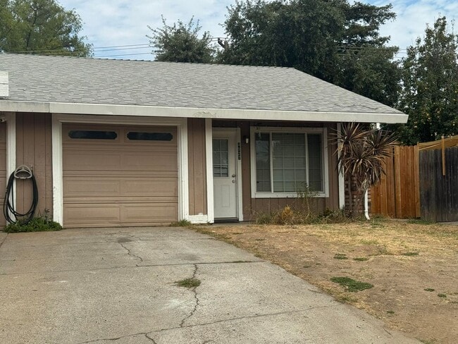 property at 4925 Indian Oaks Ct