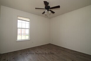 1710 Spring Rose Cir in Killeen, TX - Building Photo