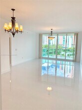 3340 NE 190th St in Aventura, FL - Building Photo - Building Photo