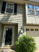 725 Twin Holly Ln in Silver Spring, MD - Building Photo