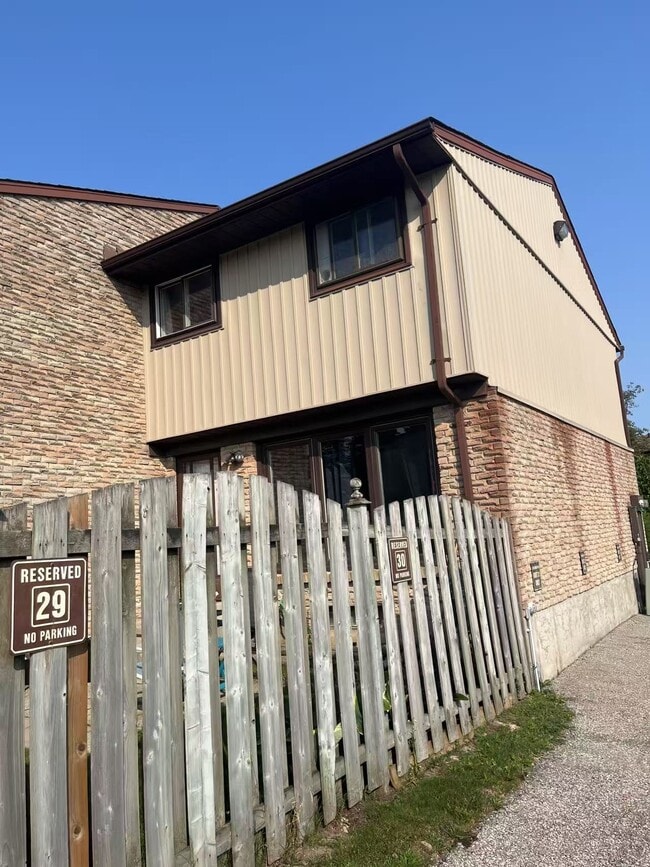 91 Avonwood Dr in Stratford, ON - Building Photo - Building Photo