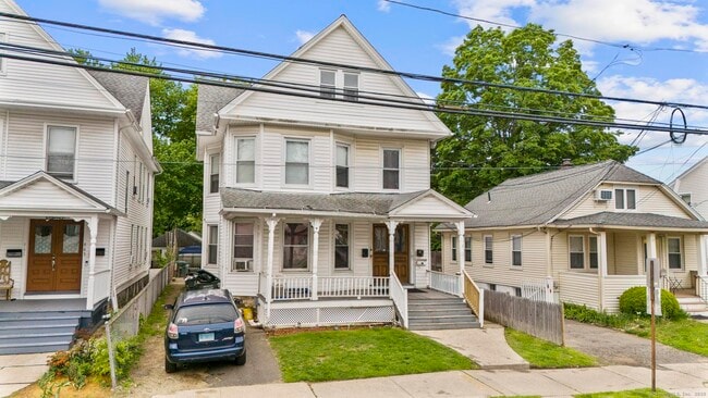 969 Wood Ave in Bridgeport, CT - Building Photo - Building Photo