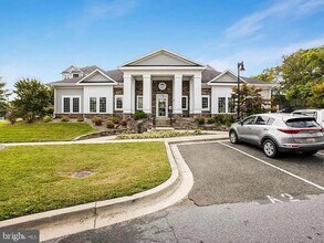1301 Karen Blvd in Capitol Heights, MD - Building Photo - Building Photo