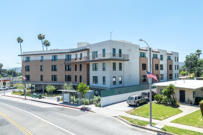 Mirador Apartments in Altadena, CA - Building Photo - Building Photo