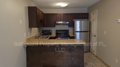 6332 W Fairfield Dr in Pensacola, FL - Building Photo - Building Photo