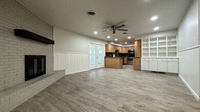 5213 16th St in Lubbock, TX - Building Photo - Building Photo