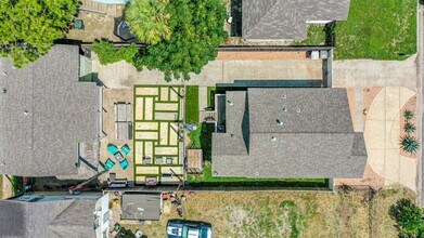 5008 Avenue O 1/2 in Galveston, TX - Building Photo - Building Photo
