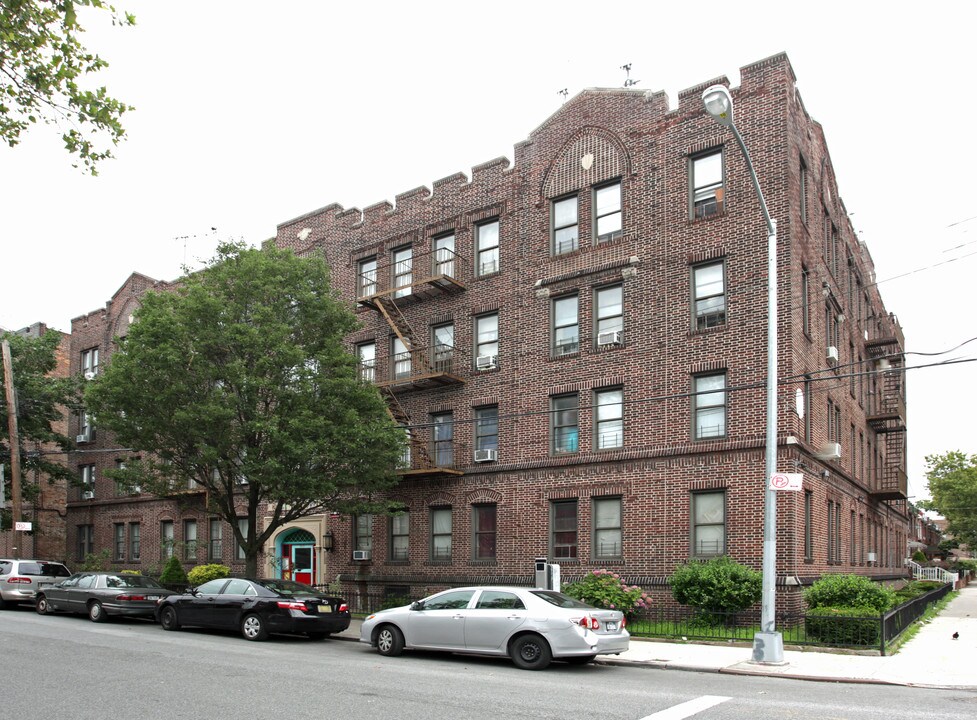 Kingston Court in Brooklyn, NY - Foto de edificio