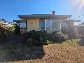 1814 Perry Ave in Bremerton, WA - Foto de edificio - Building Photo