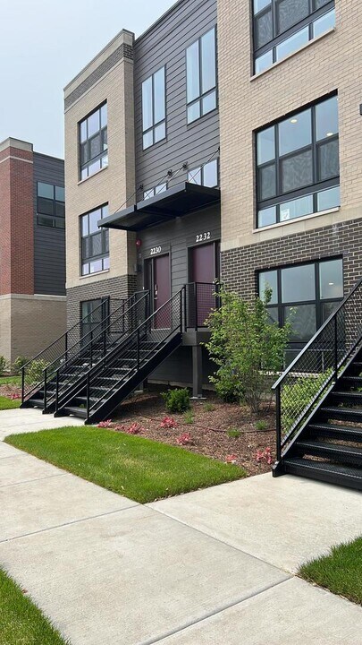 2232 Venture Dr in Schaumburg, IL - Building Photo
