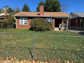 342 Highland Ave in Johnson City, TN - Building Photo