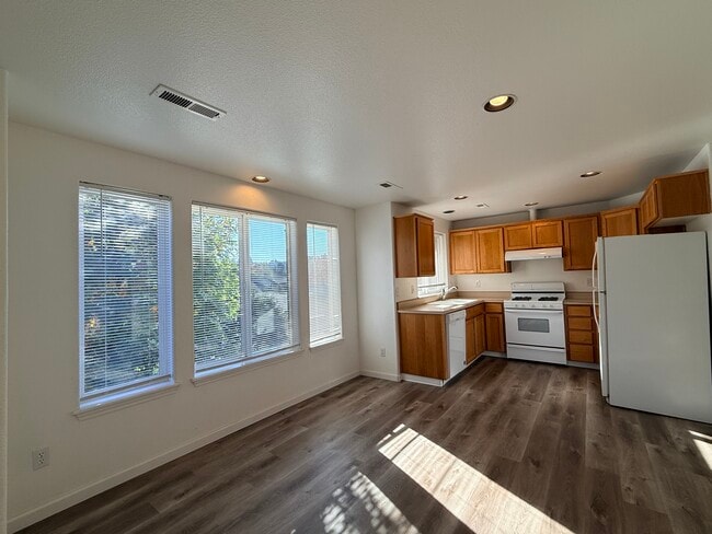 1545 Fircrest Ct SE in Salem, OR - Foto de edificio - Building Photo