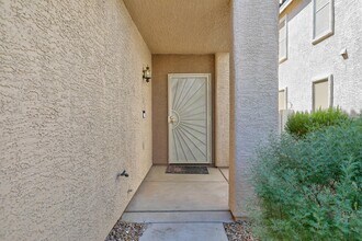 135 Pebble Ridge Rd in Henderson, NV - Building Photo - Building Photo