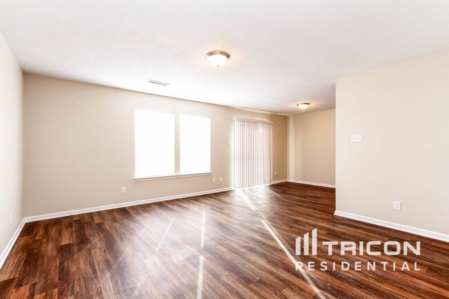 10975 Walnut Grove Bend in Camby, IN - Building Photo - Building Photo