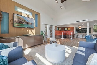 Aviara in Mercer Island, WA - Building Photo - Building Photo