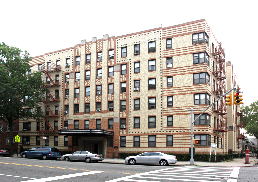 Grately Hall in Brooklyn, NY - Building Photo