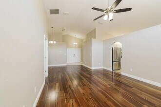 34406 Smart Dr in Zephyrhills, FL - Building Photo - Building Photo