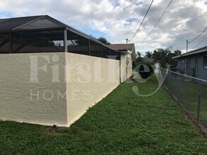 241 SW 32nd Terrace in Cape Coral, FL - Building Photo - Building Photo