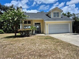 702 Wayne St in Darien, GA - Building Photo