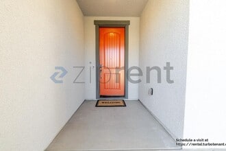 443 Royal Nat'l Rd in Vacaville, CA - Building Photo - Building Photo