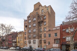 177 Taylor St in Brooklyn, NY - Building Photo