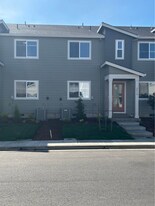 2610 Sawtelle Dr in Woodburn, OR - Building Photo