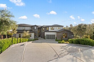 3727 Lakebriar Pl in Santa Rosa, CA - Building Photo - Building Photo