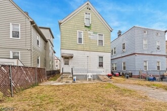 56 Yereance Ave in Clifton, NJ - Building Photo - Building Photo