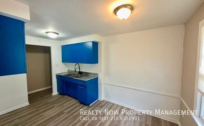 2817 Noble Rd in Cleveland Heights, OH - Building Photo - Building Photo