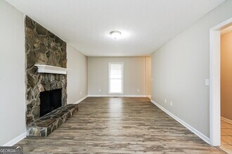 216 Windmill Dr in Dallas, GA - Foto de edificio - Building Photo