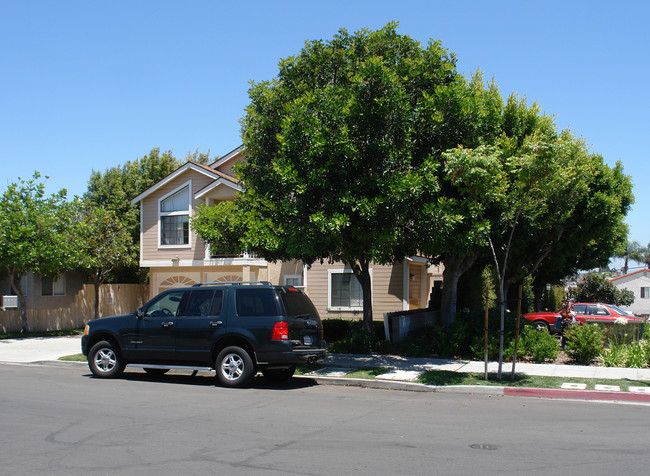 3935 32nd St in San Diego, CA - Foto de edificio - Building Photo