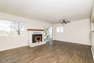 429 Sanford Rd in Santa Rosa, CA - Building Photo - Building Photo