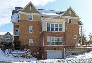 Deerwood Crossing (JFS) and (II) in Milwaukee, WI - Building Photo - Building Photo