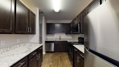 Avalon Peaks in Apex, NC - Building Photo - Building Photo