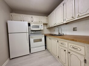 305 Camden M in West Palm Beach, FL - Foto de edificio - Building Photo