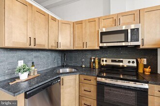 201 Leverington Ave in Philadelphia, PA - Building Photo - Building Photo
