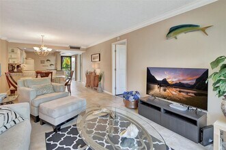 14 Royal Palm Way in Boca Raton, FL - Building Photo - Building Photo