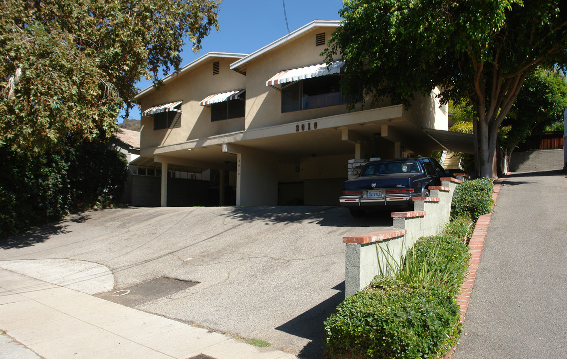 2010 N Verdugo Rd in Glendale, CA - Building Photo