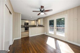 535 Valley Ln NE in Sandy Springs, GA - Building Photo - Building Photo