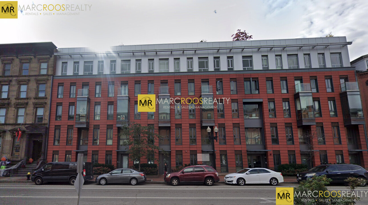 690 Massachusetts Ave, Unit #405 in Boston, MA - Foto de edificio