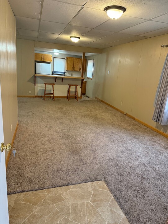 718 S Duff St in Mitchell, SD - Building Photo