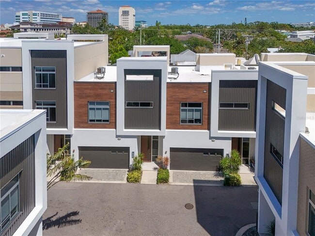property at 221 Cosmopolitan Ct