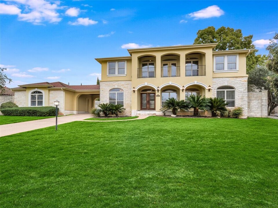 1014 Challenger in Lakeway, TX - Building Photo