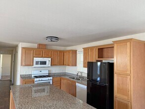 21100 State St in San Jacinto, CA - Building Photo - Building Photo