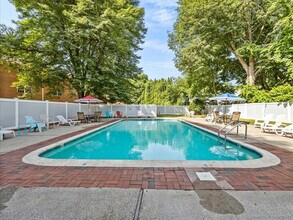 1080 New Haven Ave in Milford, CT - Building Photo - Building Photo