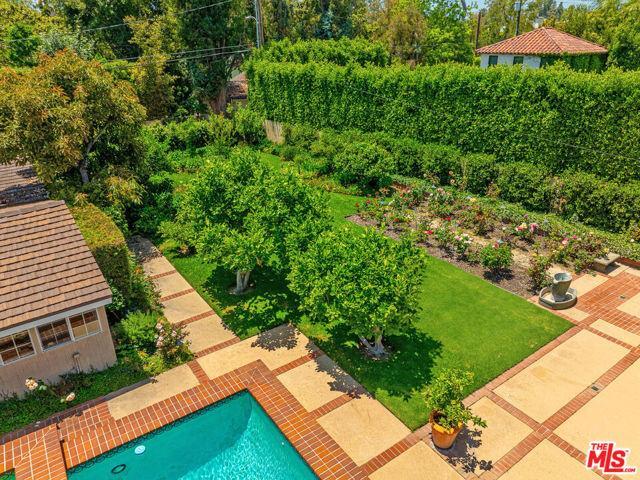 property at 721 N Linden Dr
