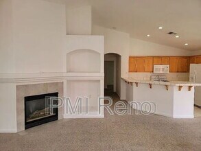 145 Wintercrest Dr in Verdi, NV - Foto de edificio - Building Photo