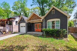 1326 Blvd Lorraine SW in Atlanta, GA - Building Photo