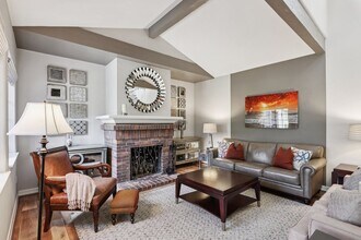 5 Nantucket Pl in Manhattan Beach, CA - Building Photo - Building Photo